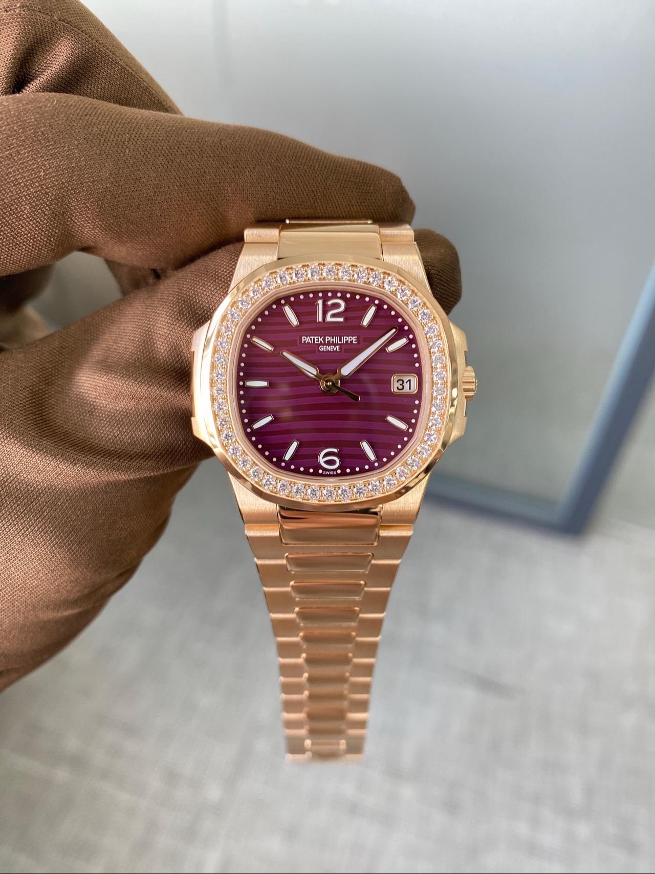 Patek Philippe Nautilus 32mm 7010/1R-013-fasswatch