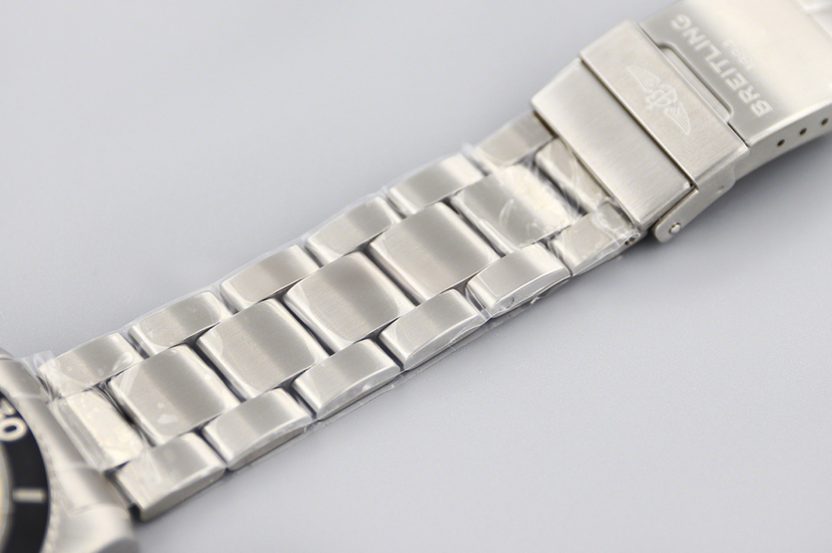 Breitling Superocean Automatic 44mm in Yellow Dial on Black Bezel Ref: A17367021I1A1-fasswatch