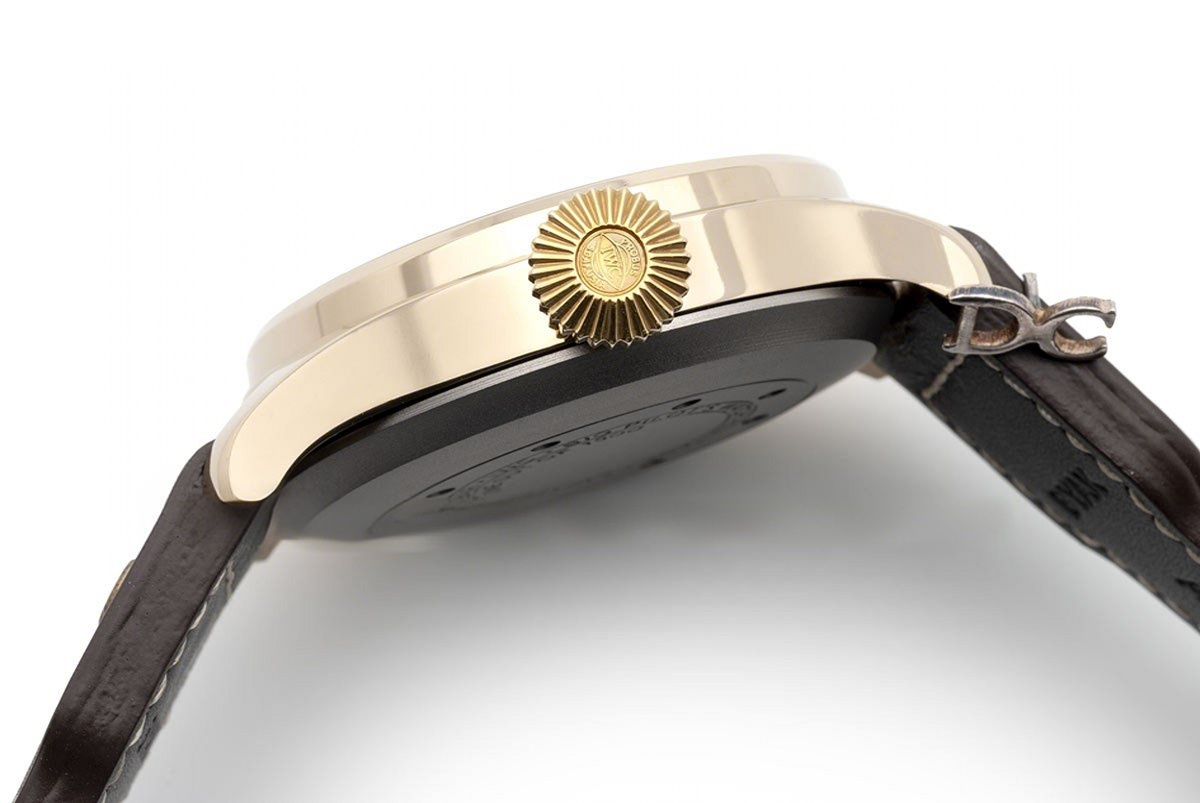 IWC Big Pilot’s Watch Heritage IW501005-fasswatch