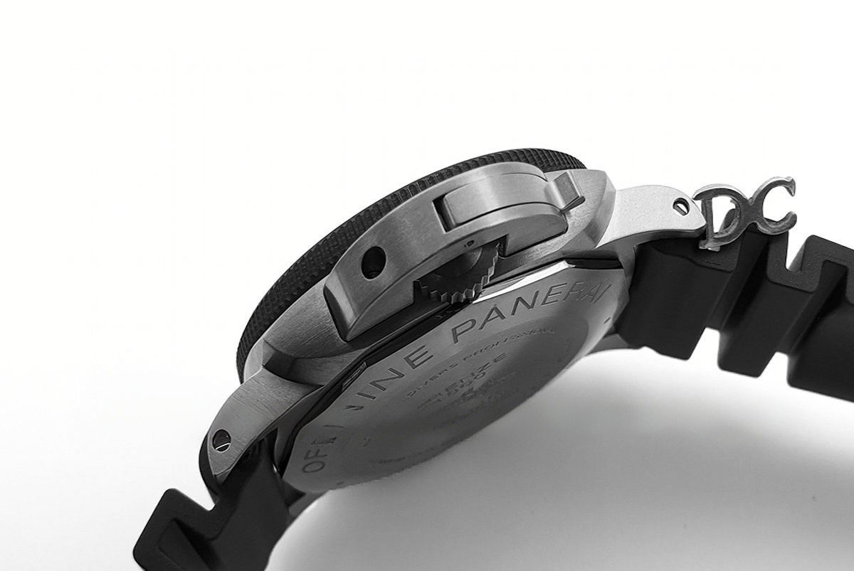 Panerai PAM799 Luminor Submersible BMG-Tech-fasswatch