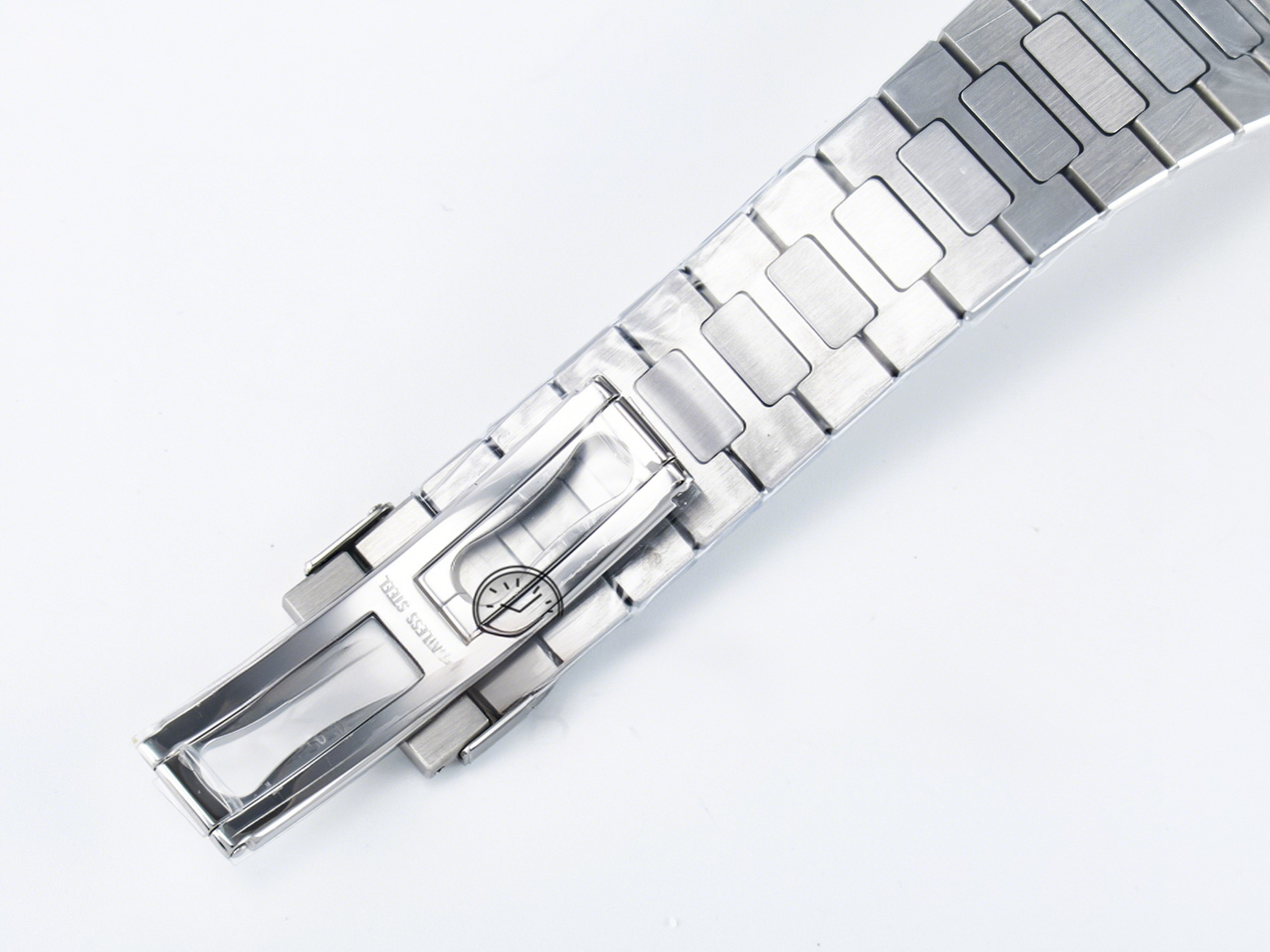 Patek Philippe Nautilus 5712 SS OMEF 1:1 Best Edition Blue Dial on SS Bracelet A240 Super Clone-fasswatch