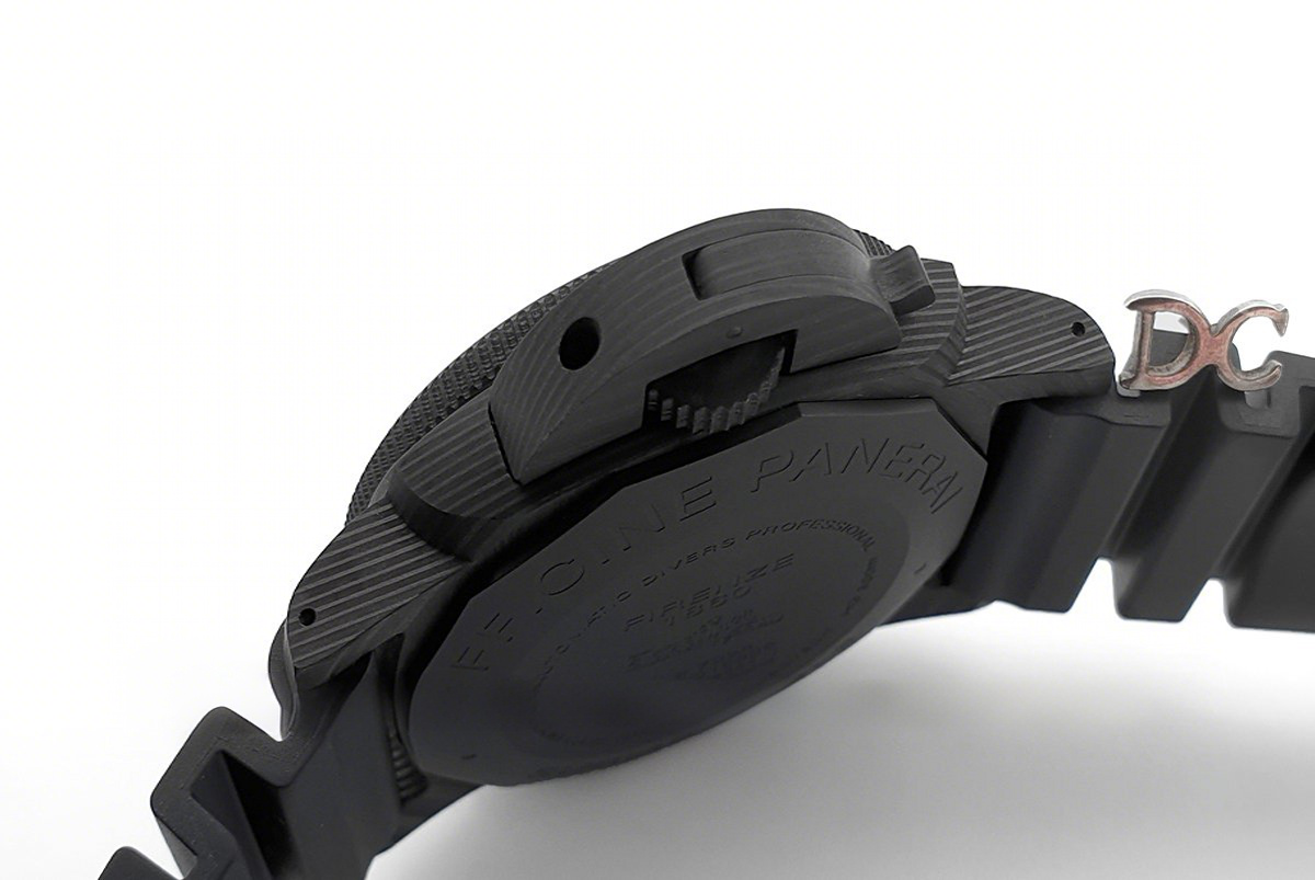 Panerai PAM1616 Luminor Submersible Carbotech-fasswatch