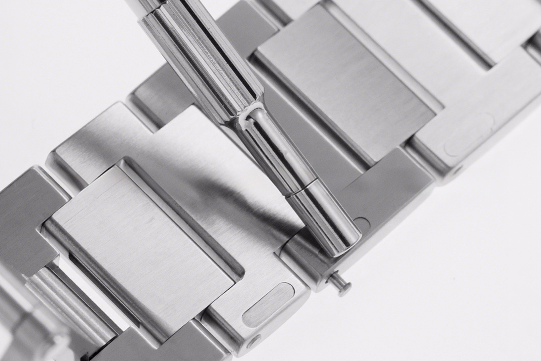 Cartier Pasha de Cartier 35mm in Bracelet-fasswatch