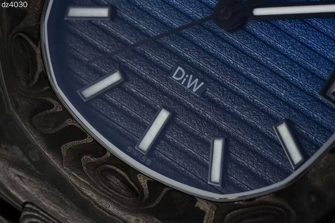 Patek Philippe Nautilus DiW Carbon Nautilus 5711/1A “G Blue and Black Chalice”, 40mm-fasswatch