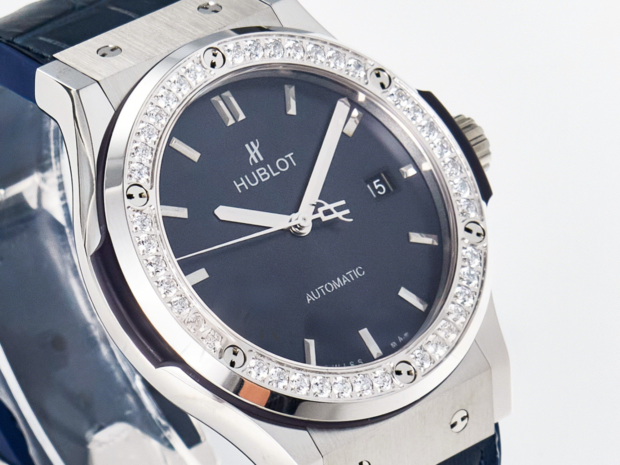 Hublot Classic Fusion Bang 42mm HBF 1:1 Best Edition Blue Dial Diamonds Bezel on Blue Leather Strap A2892-fasswatch