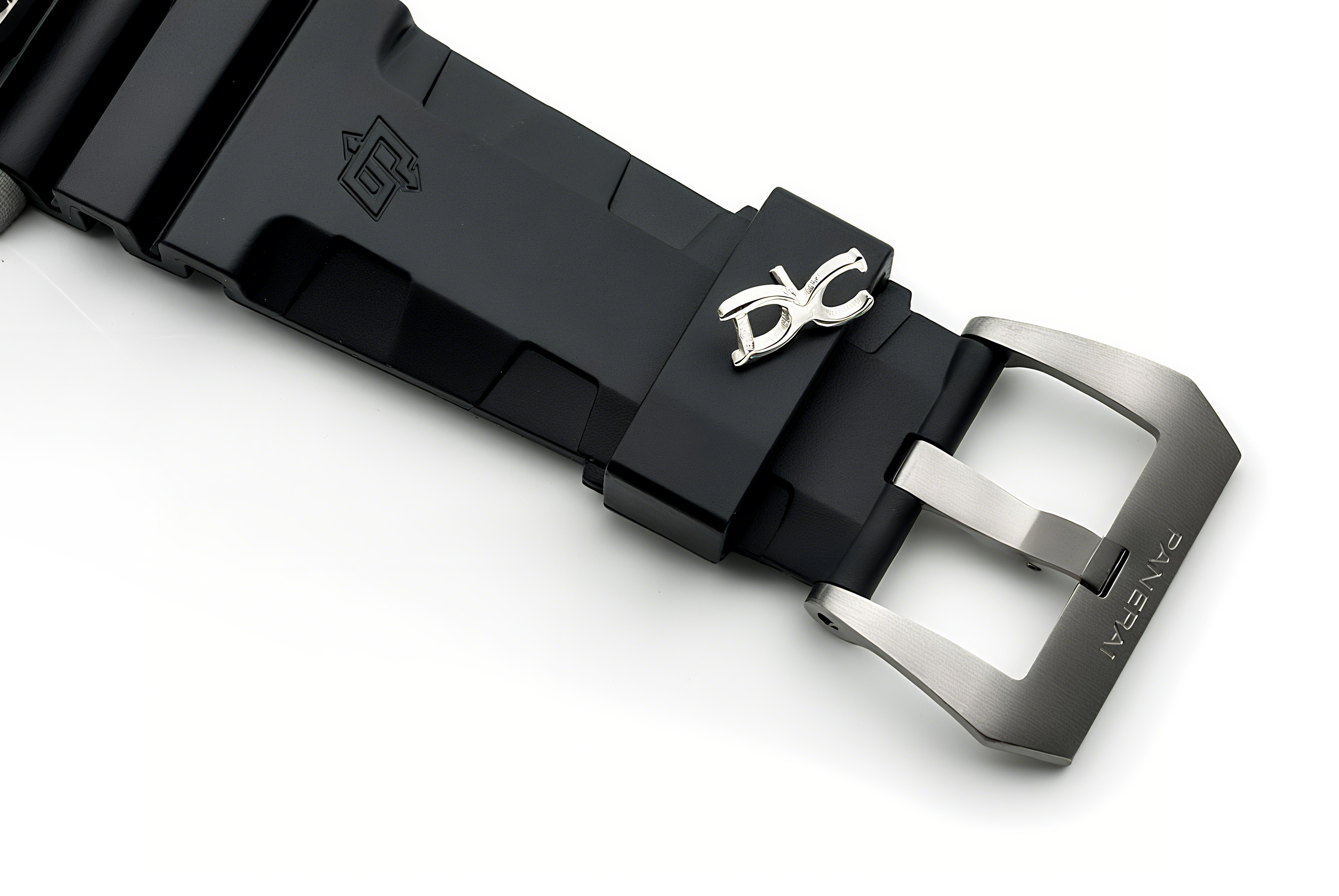 Panerai PAM719 Luminor Submersible 1950 3 Days GMT Titanium Pole2Pole Expedition-fasswatch