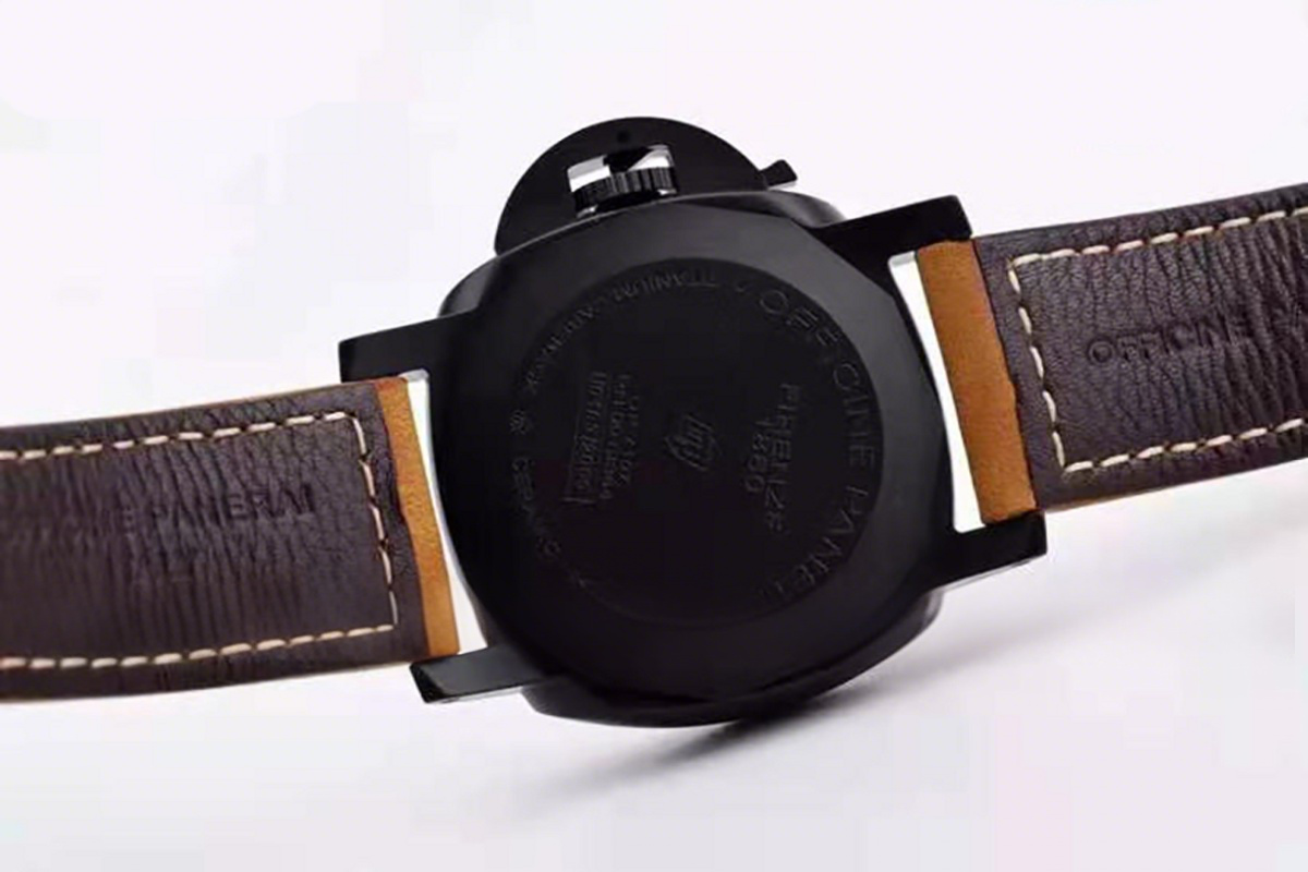 Panerai PAM1441 Luminor GMT 44mm-fasswatch