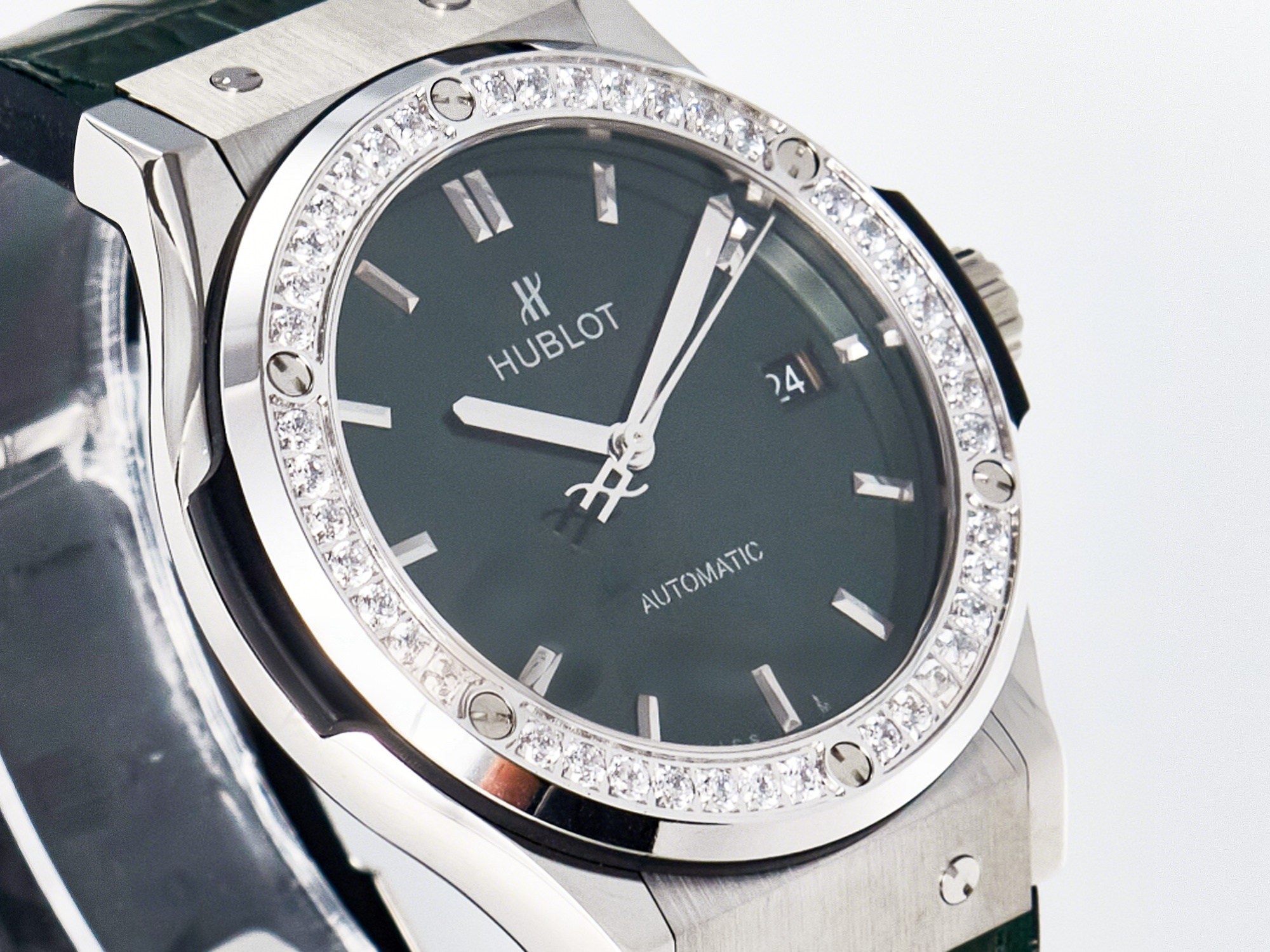 Hublot Classic Fusion Bang 42mm HBF 1:1 Best Edition Green Dial Diamonds Bezel on Green Leather Strap A2892-fasswatch