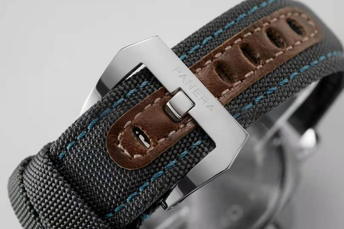 Panerai PAM774 Luminor Base 3 Days 44mm-fasswatch