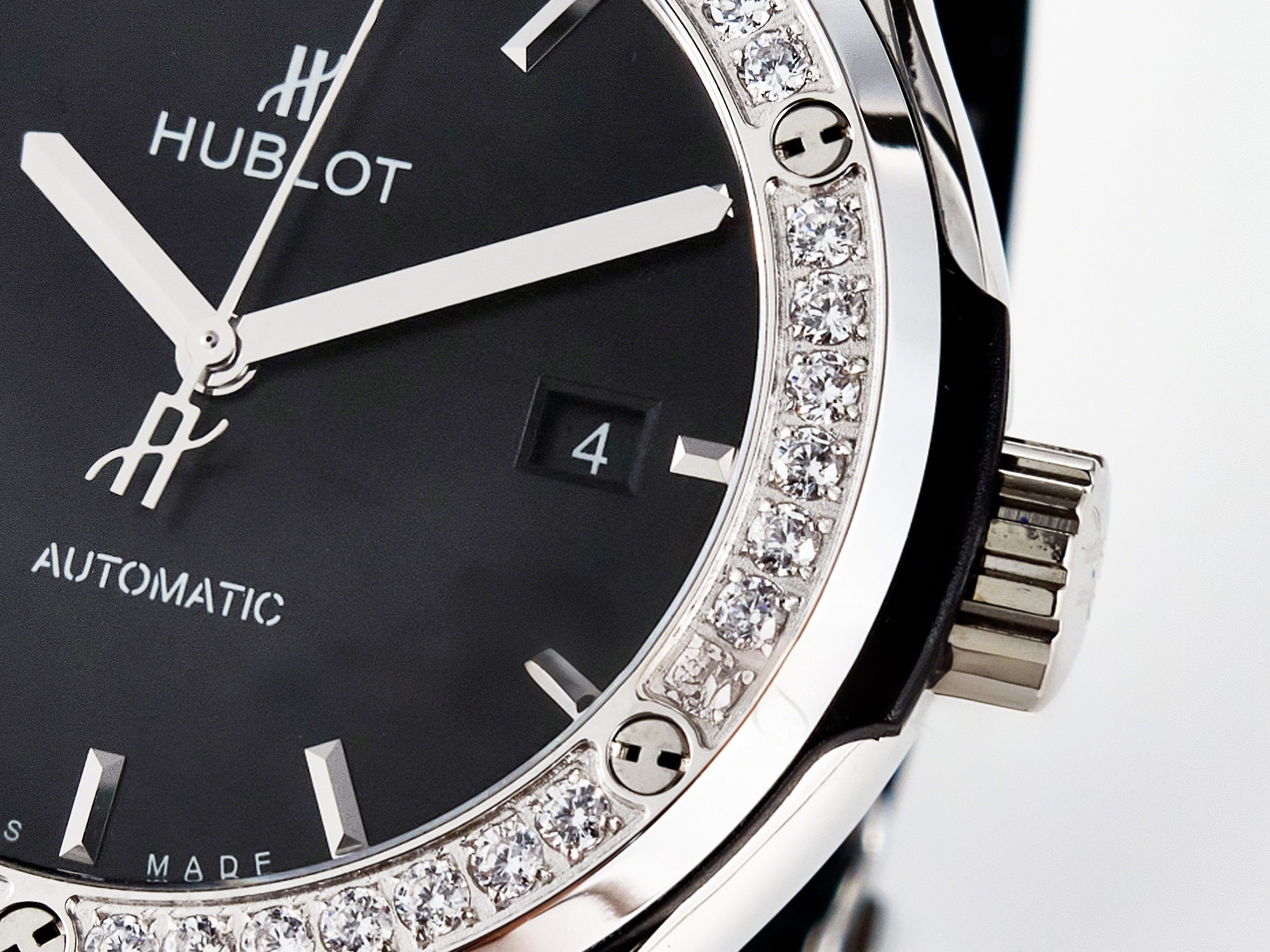 Hublot Classic Fusion Bang 42mm HBF 1:1 Best Edition Black Dial Diamonds Bezel on Black Leather Strap A2892-fasswatch