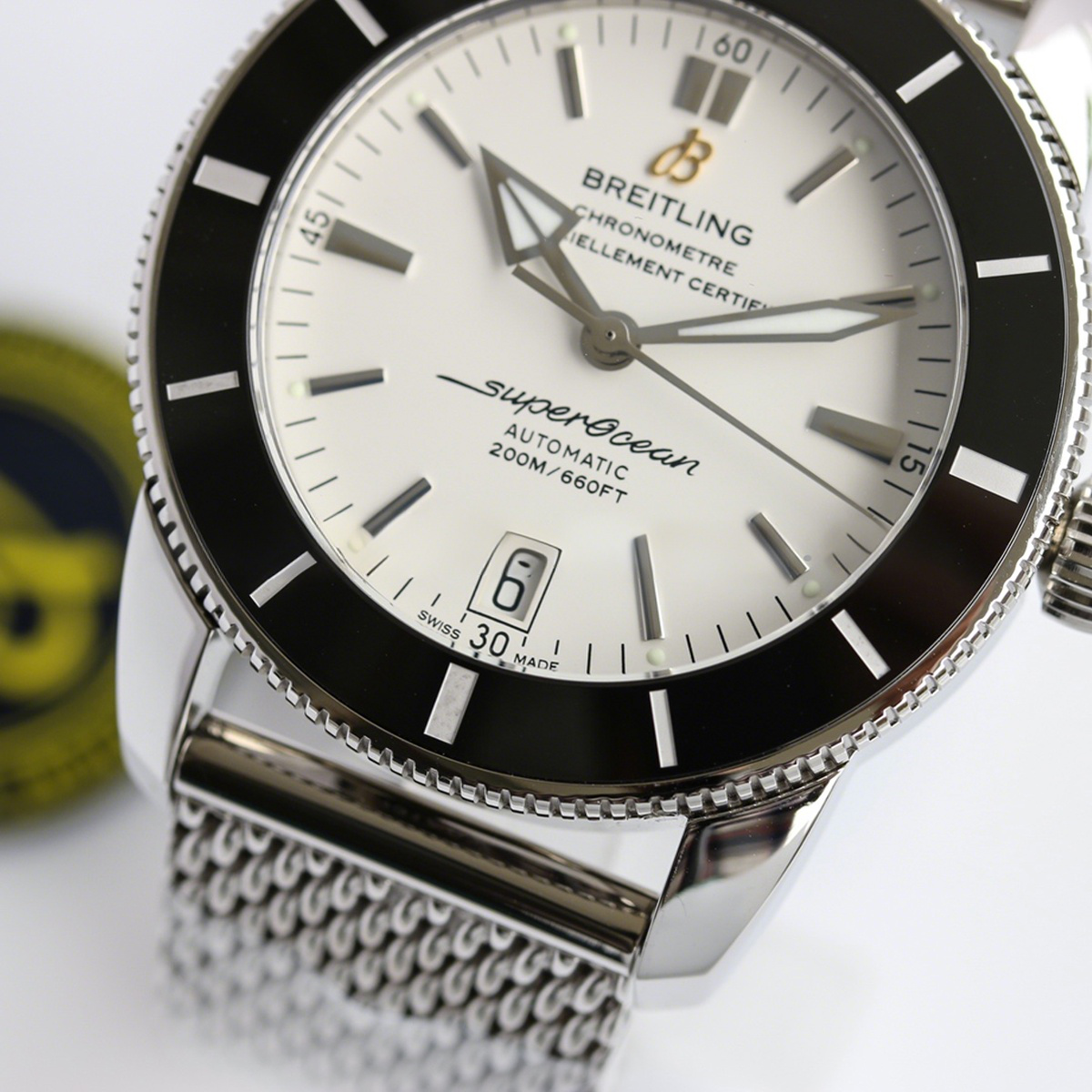 Breitling Superocean Heritage II B20 Automatic 42mm in White Dial on Black Bezel-fasswatch