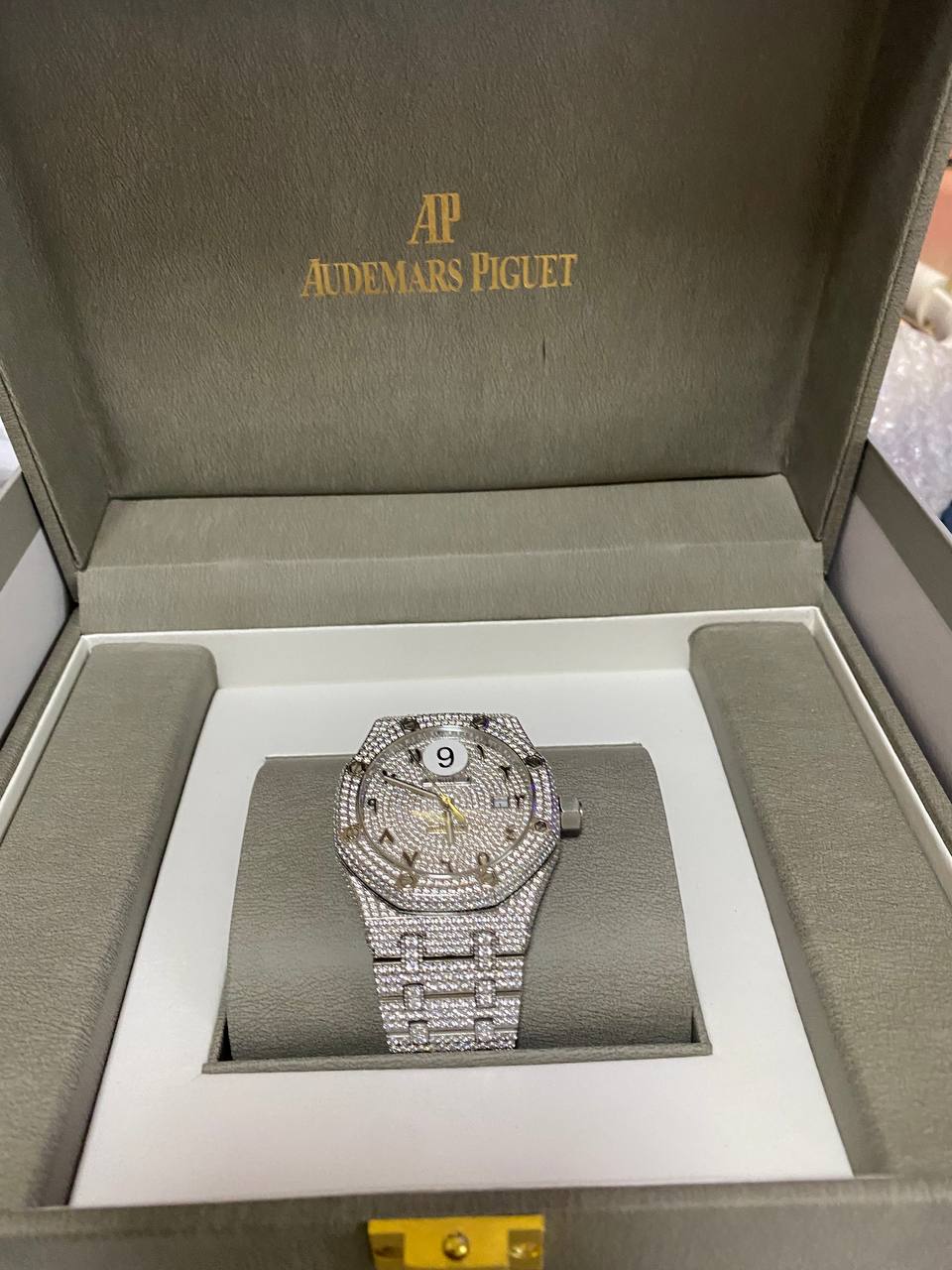 Iced Out Audemars Piguet watch Replica-fasswatch