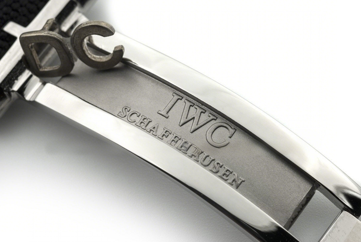 IWC Big Pilot’s Watch DFB Limited Edition IW500432-fasswatch