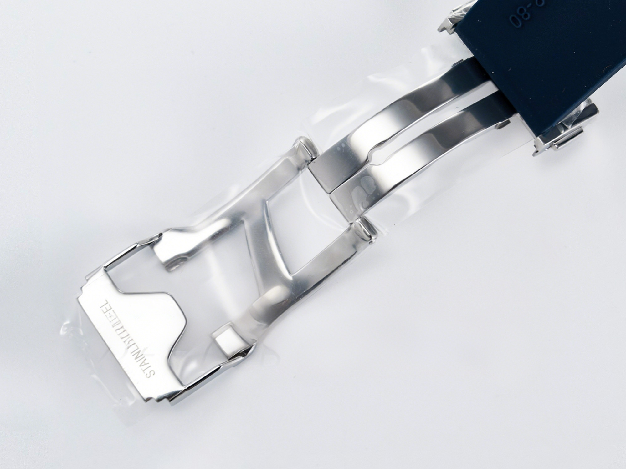 Hublot Classic Fusion Bang 42mm HBF 1:1 Best Edition Blue Dial Diamonds Bezel on Blue Rubber Strap A2892-fasswatch