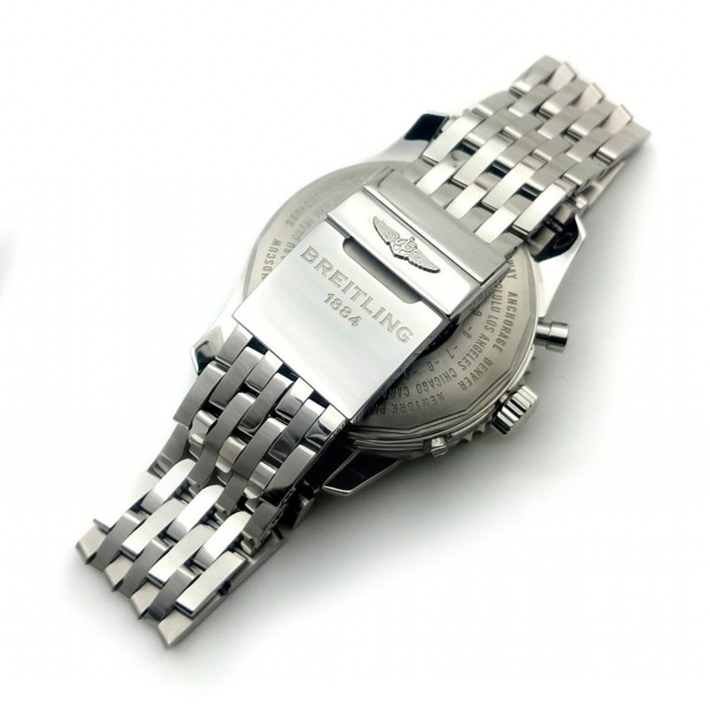 Breitling Navitimer World Chronograph-fasswatch