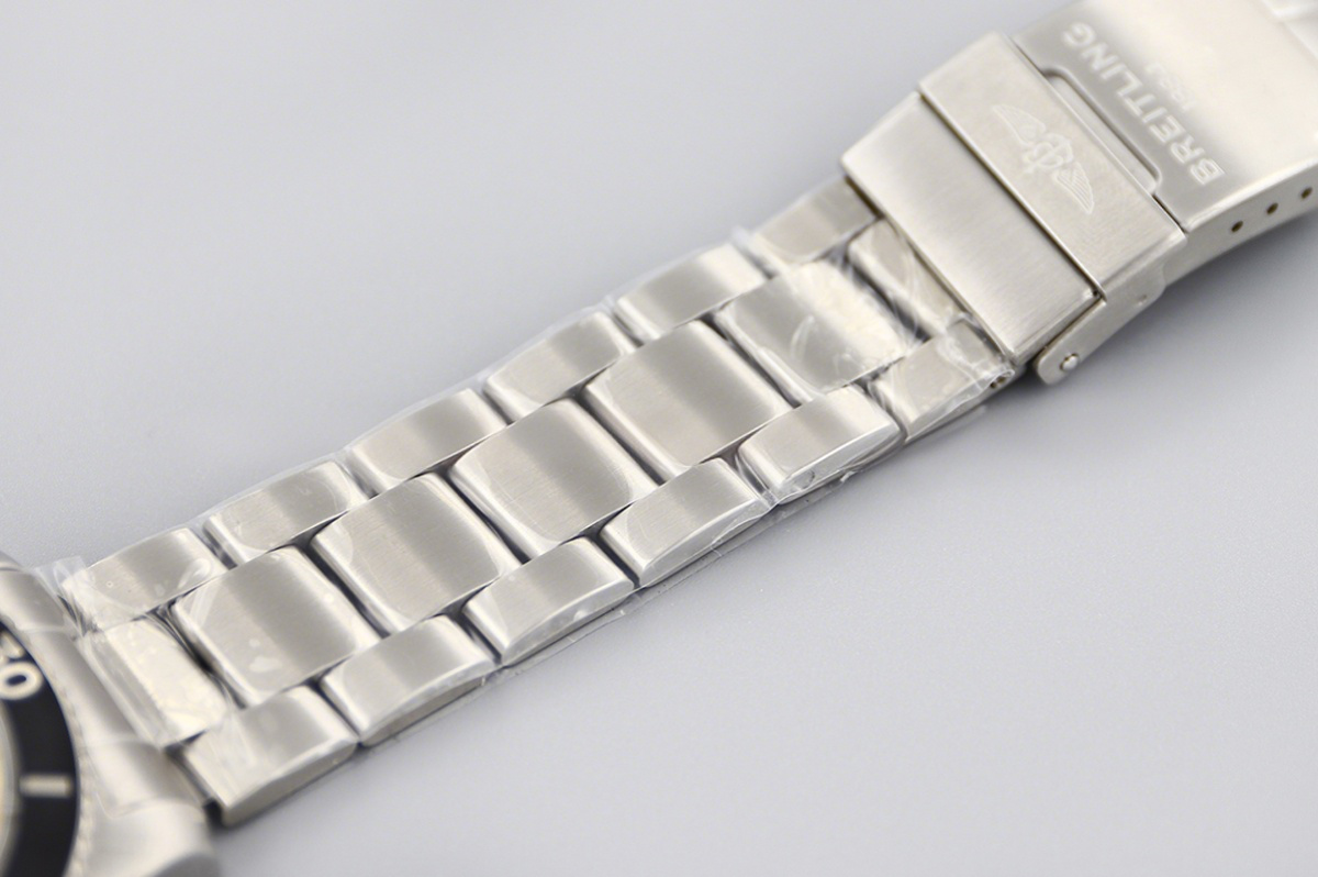 Breitling Superocean Automatic 44mm in Black Dial on Black Bezel Ref: A17367D71B1A1-fasswatch