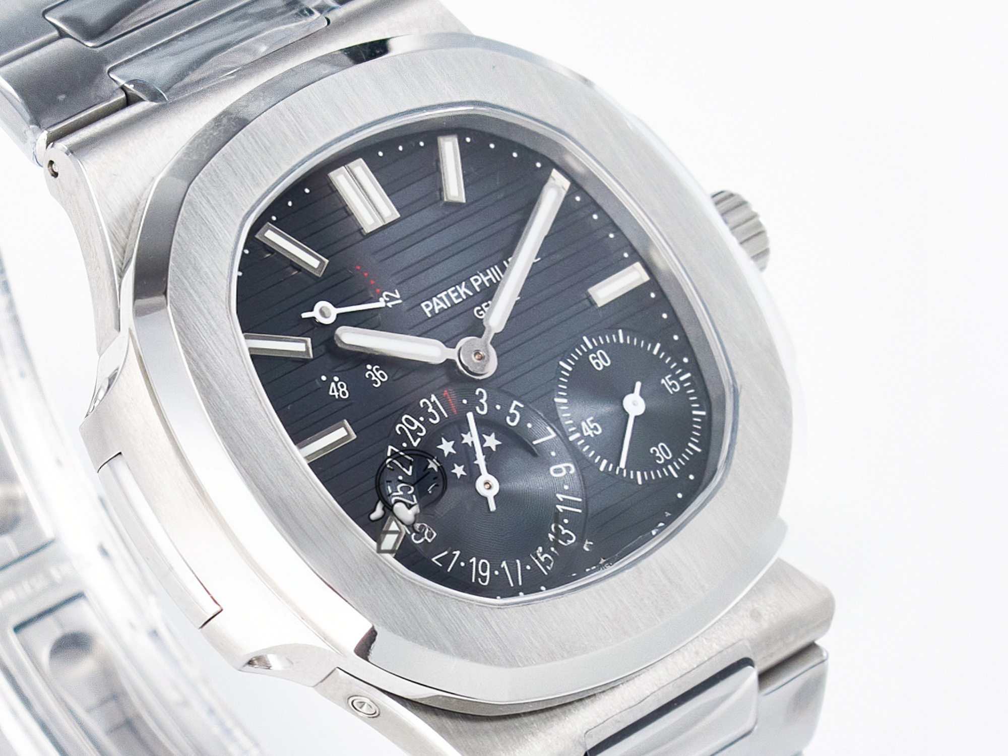 Patek Philippe Nautilus 5712 SS OMEF 1:1 Best Edition Blue Dial on SS Bracelet A240 Super Clone-fasswatch