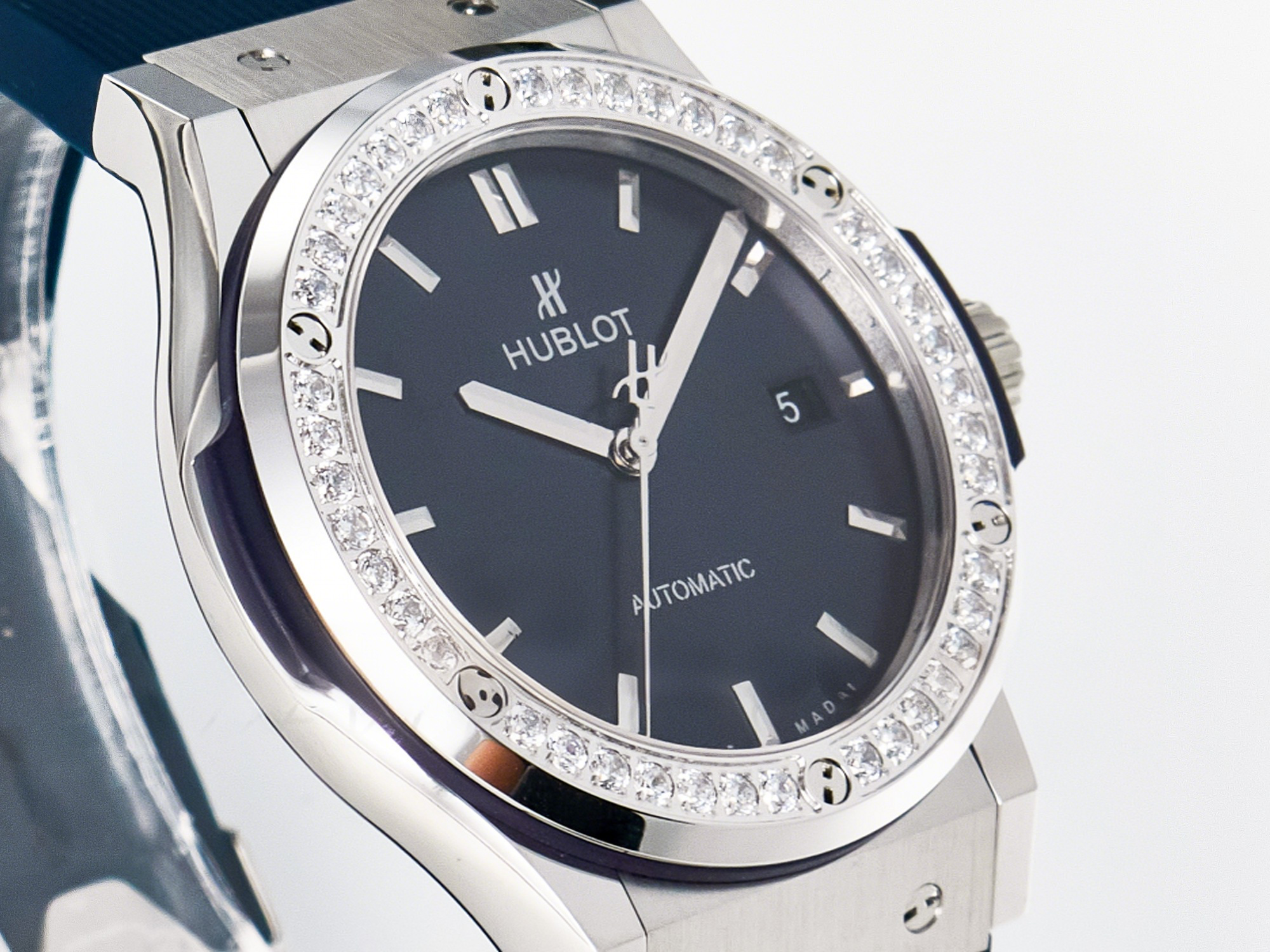 Hublot Classic Fusion Bang 42mm HBF 1:1 Best Edition Blue Dial Diamonds Bezel on Blue Rubber Strap A2892-fasswatch