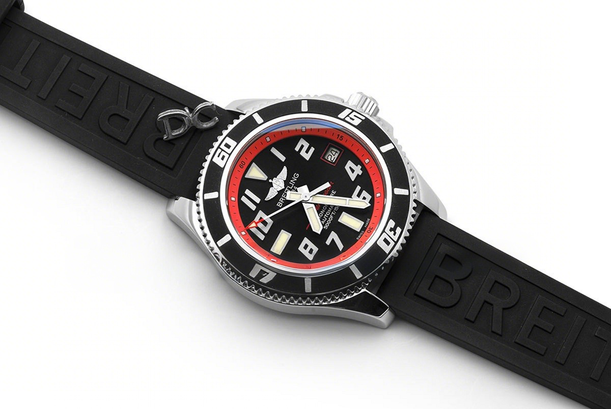 Breitling Superocean II 42 Black/Red Dial in Steel-fasswatch