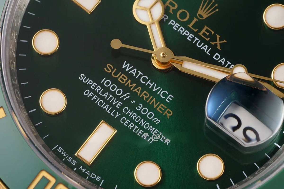 Rolex Submariner 116613LV ‘Watchvice Edition’ Hulk in Yellow Gold-fasswatch