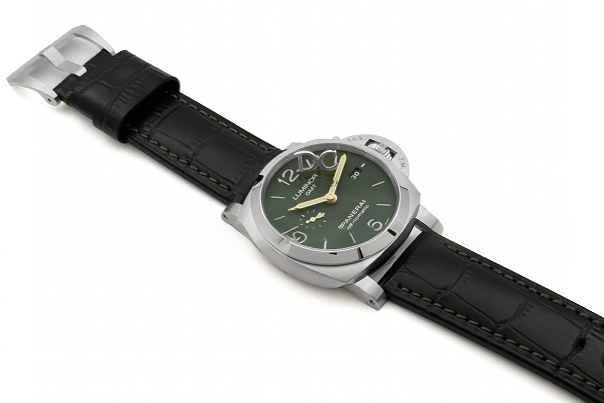 Panerai PAM1056 Luminor 1950 3 Days GMT ”Mahendra Singh Dhoni“ 44mm-fasswatch