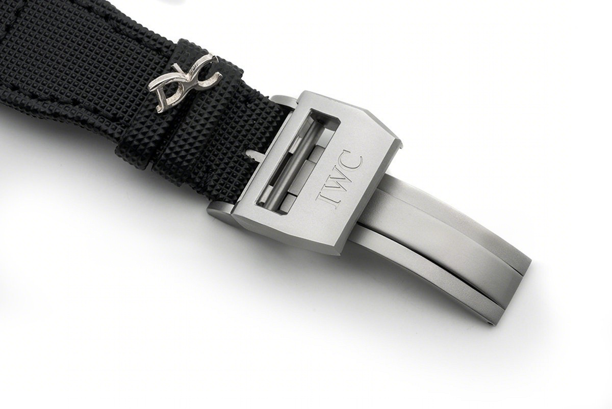 IWC Big Pilot’s Watch Top Gun IW502001-fasswatch