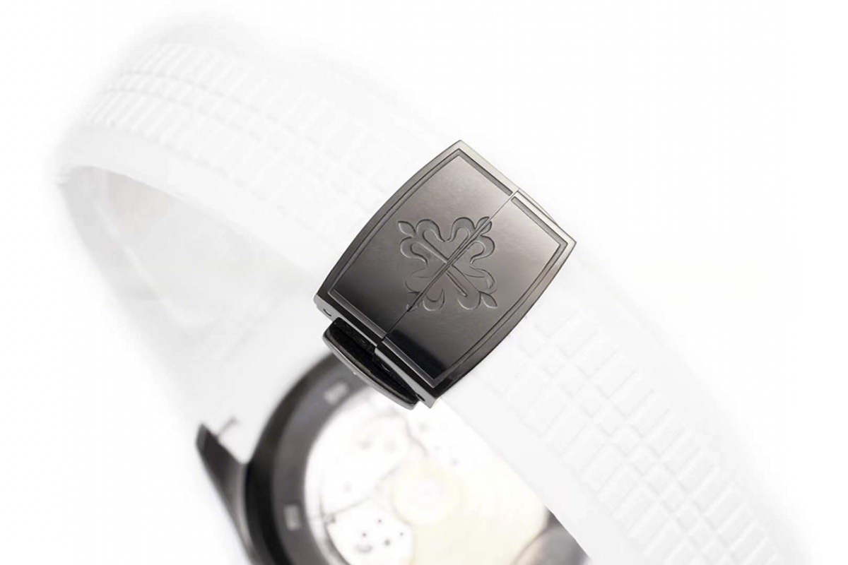 Patek Philippe Aquanaut 5167A ‘Black Venom Limited Edition’ Black Dial on White Rubber Strap-fasswatch