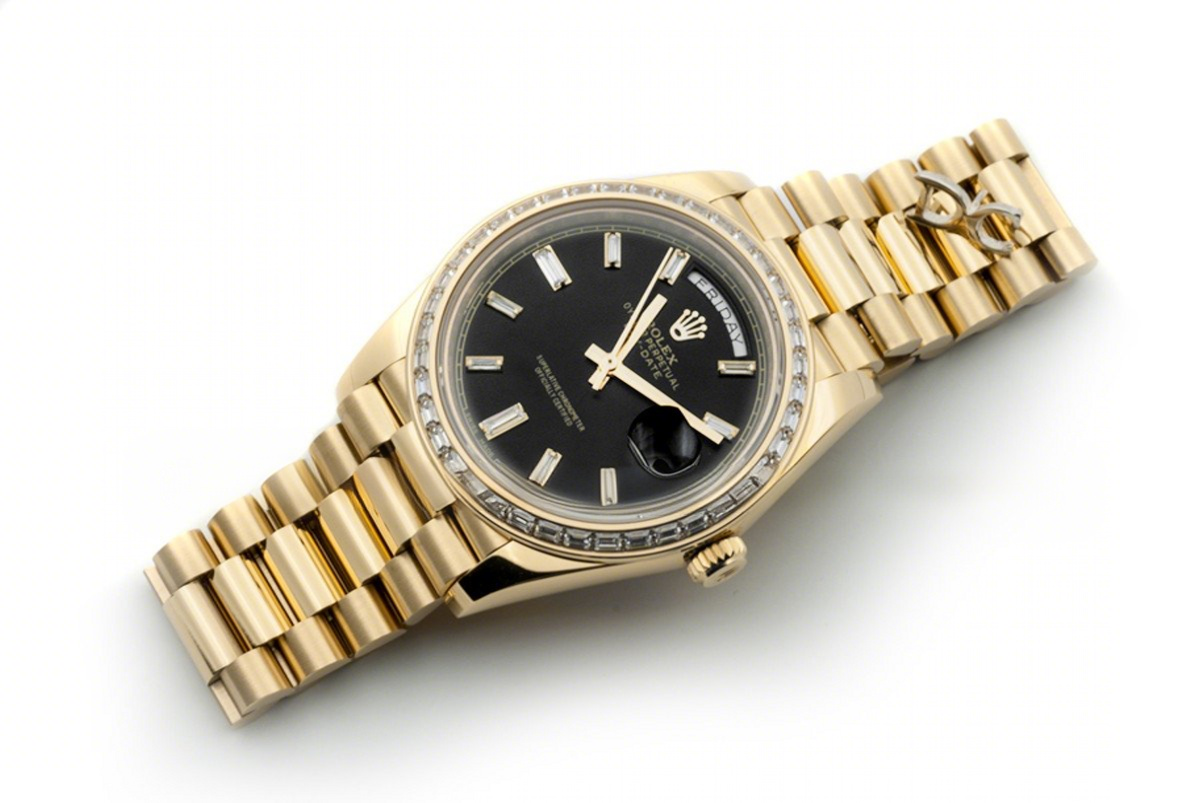 Rolex Day-Date 40 Yellow Gold Diamond Bezel 228398 Black Dial-fasswatch