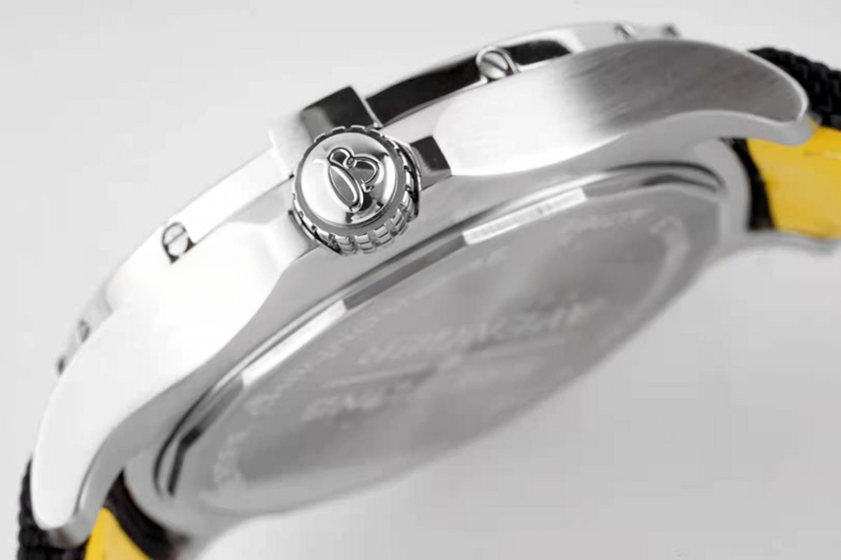 Breitling Avenger Automatic GMT 43 Black Dial-fasswatch