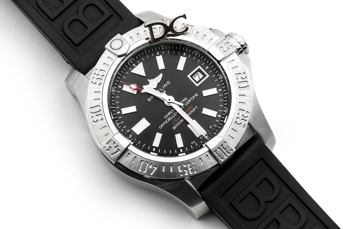 Breitling Avenger II Seawolf Black Dial in Steel on Rubber Strap-fasswatch