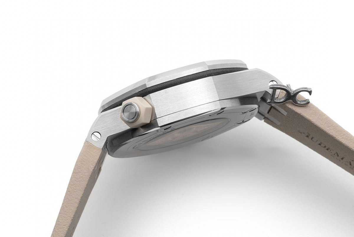 Audemars Piguet Royal Oak Offshore Diver Steel Beige Dial 15710ST-fasswatch