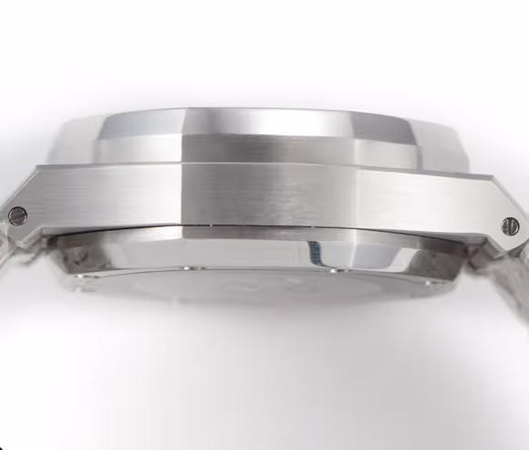 Audemars Piguet Royal Oak Self-Winding Chronograph White Dial in Steel-fasswatch