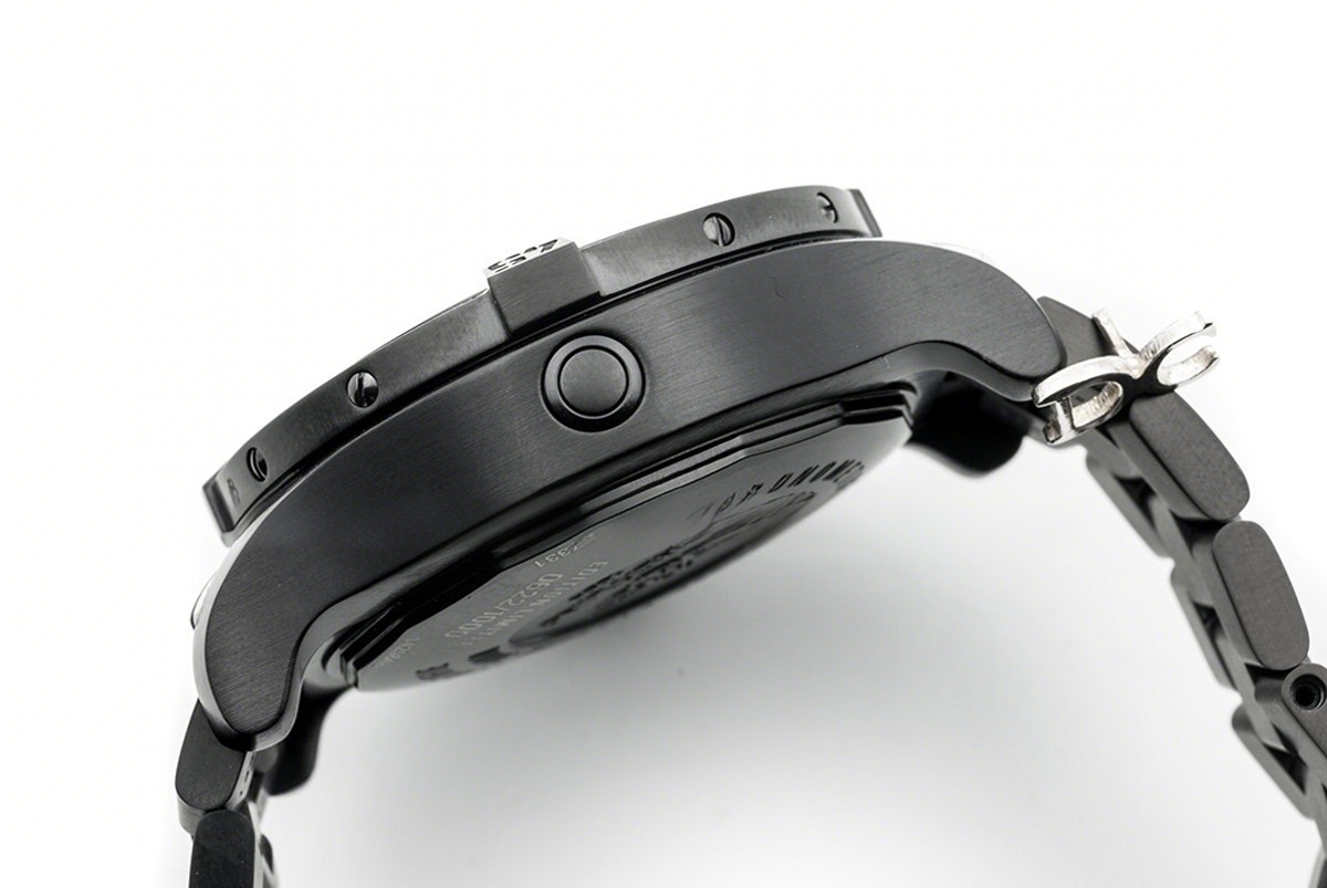 Breitling Avenger II Seawolf Blacksteel Yellow Dial in DLC Steel on Bracelet-fasswatch