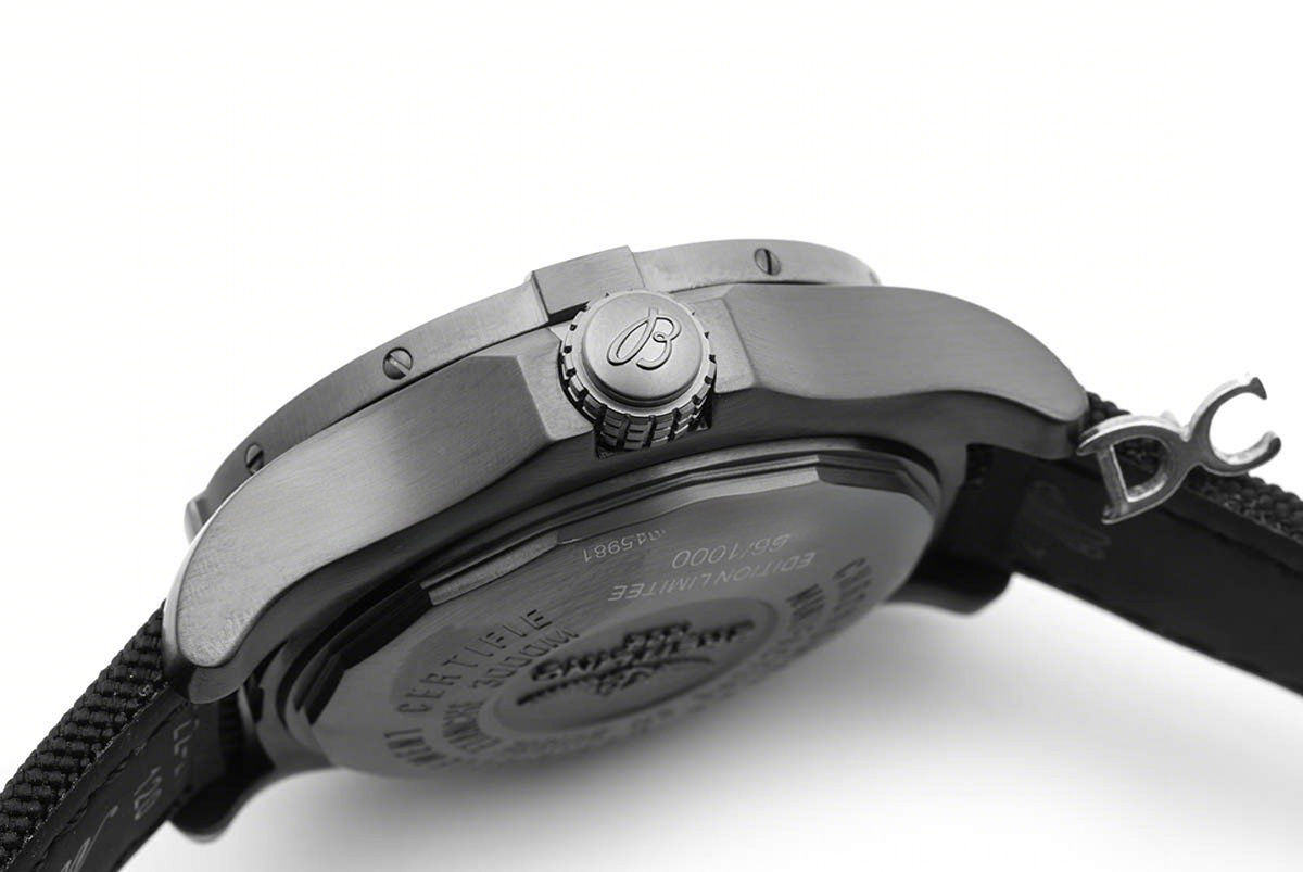 Breitling Avenger Seawolf Blacksteel Code Yellow-fasswatch