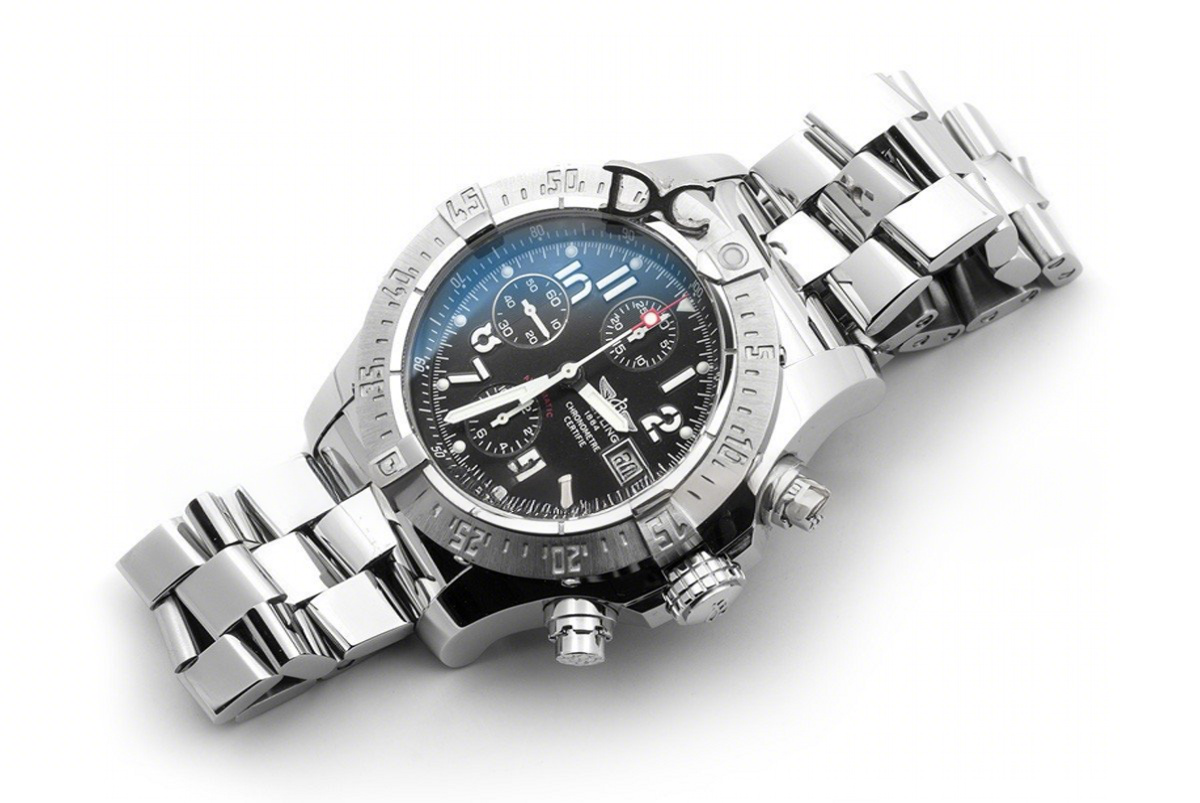 Breitling Avenger Skyland Grey Dial in Steel-fasswatch