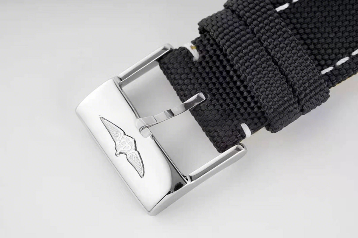 Breitling Avenger Automatic GMT 43 Black Dial-fasswatch