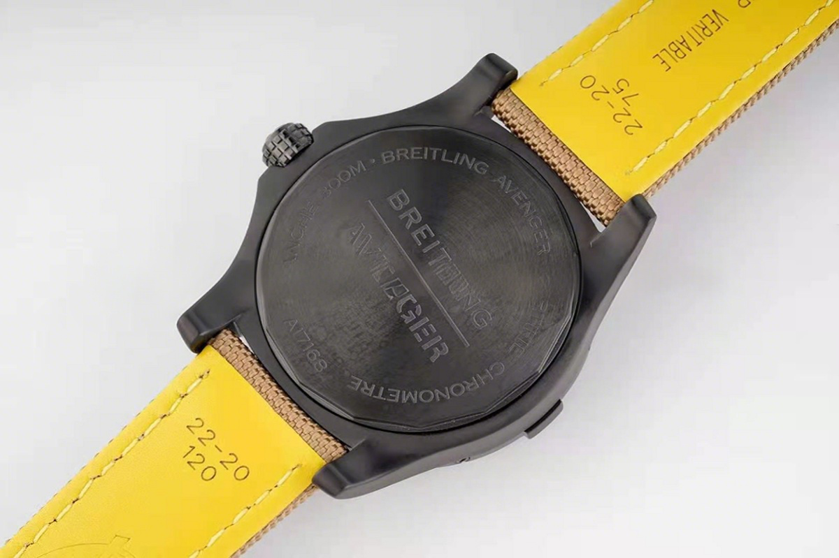 Breitling Avenger Automatic GMT 45 Seawolf Night Mission-fasswatch