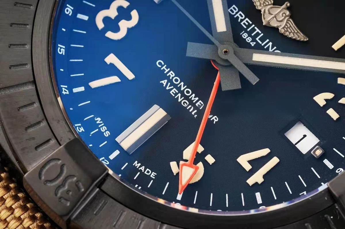 Breitling Avenger Automatic GMT 45 Seawolf Night Mission-fasswatch