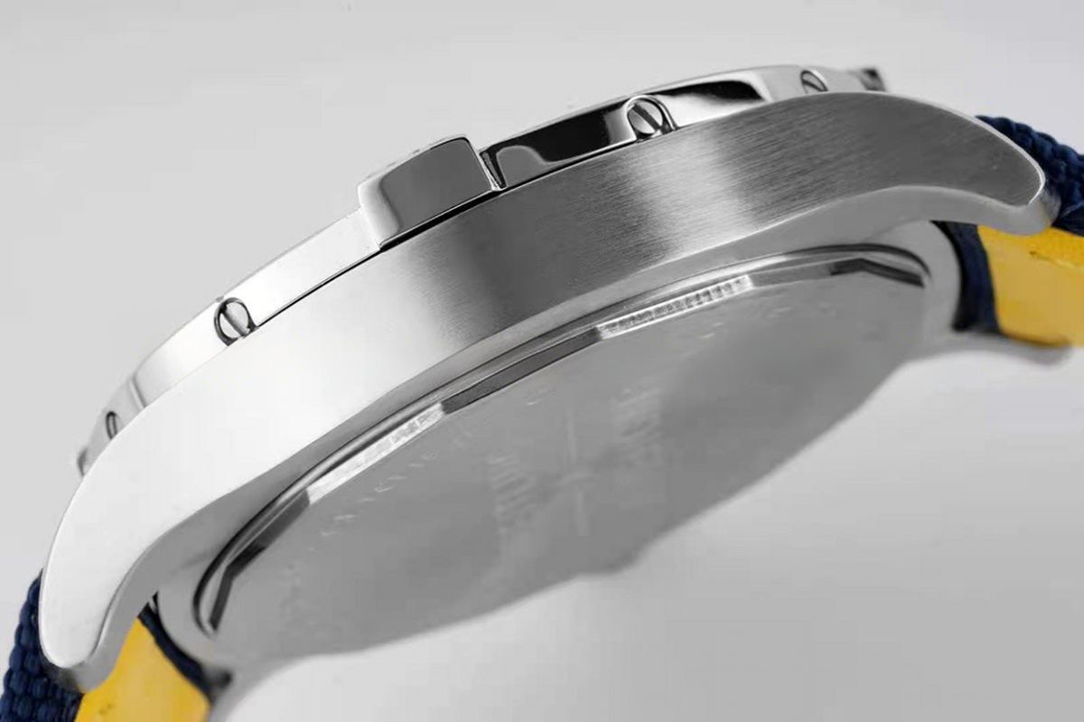 Breitling Avenger Automatic GMT 43 Blue Dial-fasswatch