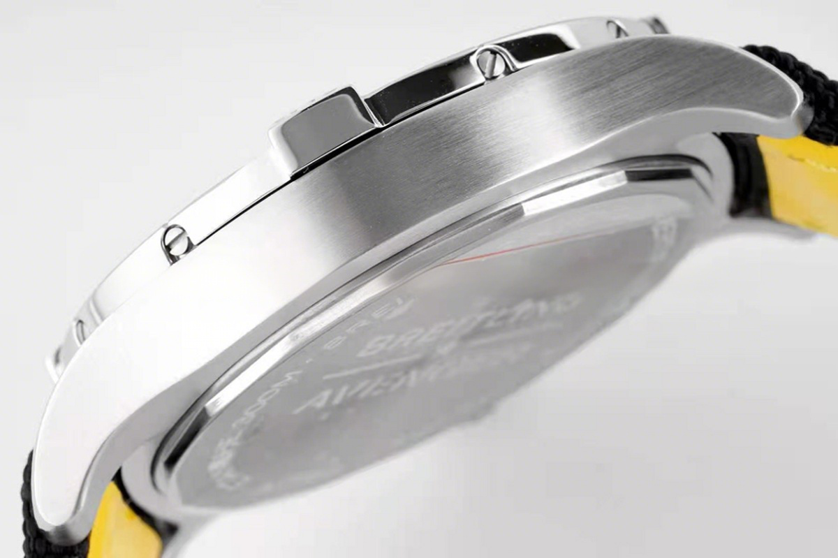 Breitling Avenger Automatic GMT 43 Black Dial-fasswatch