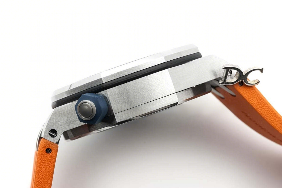 Audemars Piguet Royal Oak Offshore Diver Steel Orange Dial 15710ST SIHH 2017-fasswatch