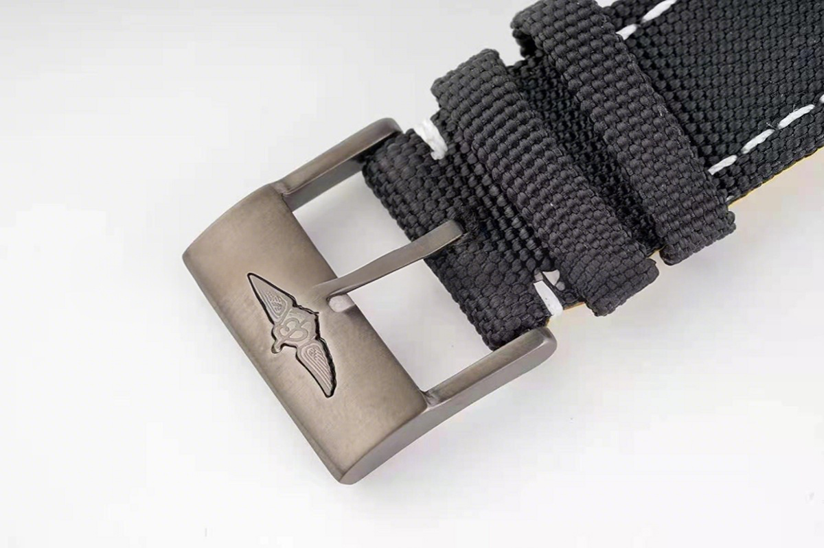 Breitling Avenger Automatic 45 Seawolf Night Mission-fasswatch