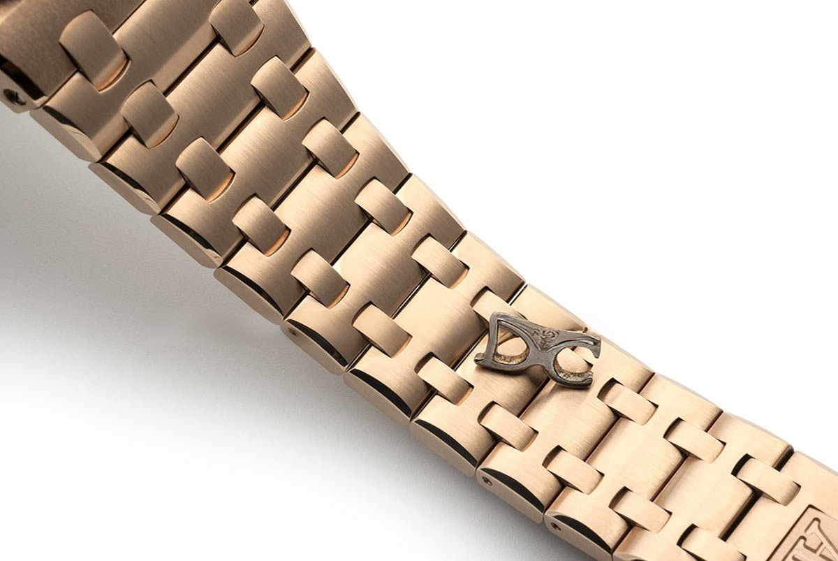 Audemars Piguet Royal Oak Offshore Gold Themes 2014-fasswatch