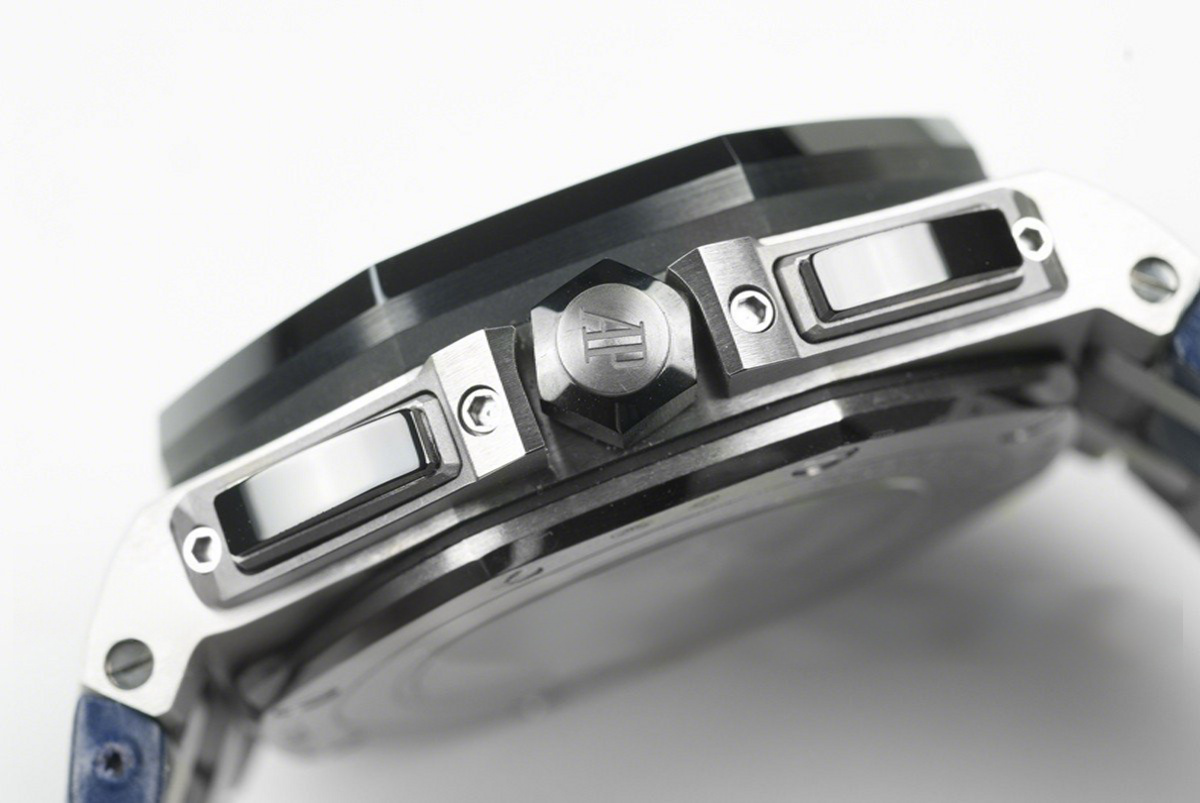 Audemars Piguet Royal Oak Offshore Novelty 44mm Platinum-fasswatch