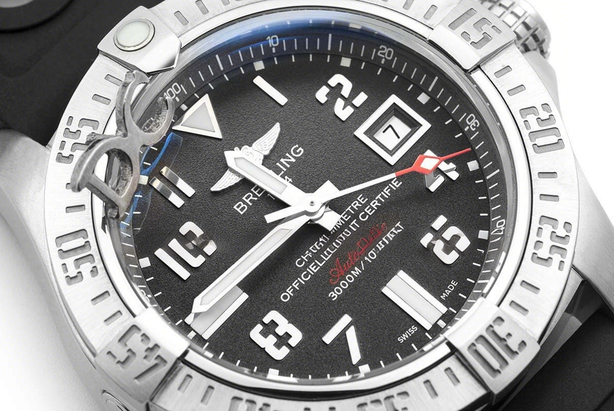 Breitling Avenger II Seawolf Black Dial in Steel-fasswatch