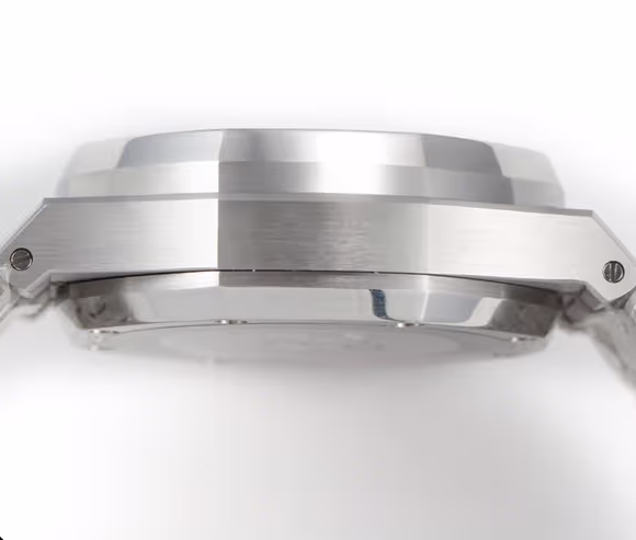 Audemars Piguet Royal Oak Self-Winding Chronograph White/Black Dial in Steel-fasswatch