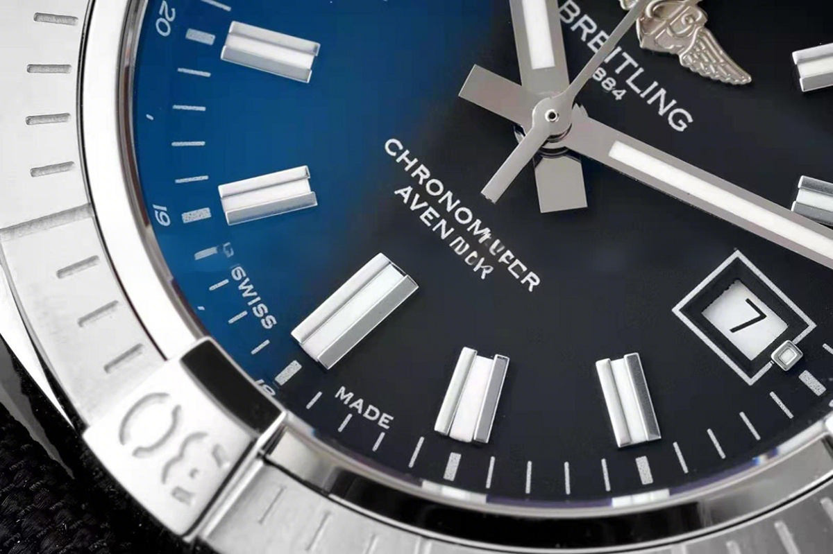 Breitling Avenger Automatic GMT 43 Black Dial-fasswatch