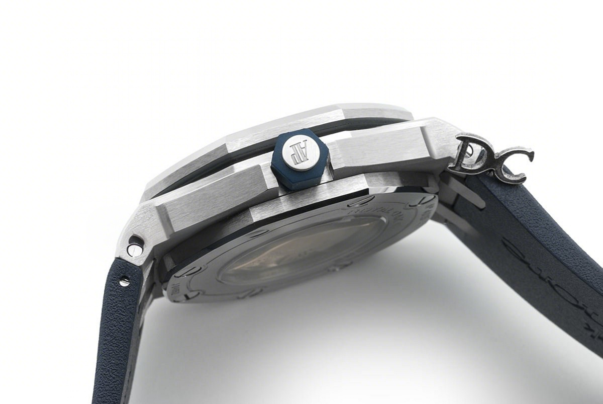 Audemars Piguet Royal Oak Offshore Diver Steel Blue Dial 15710ST SIHH 2017-fasswatch