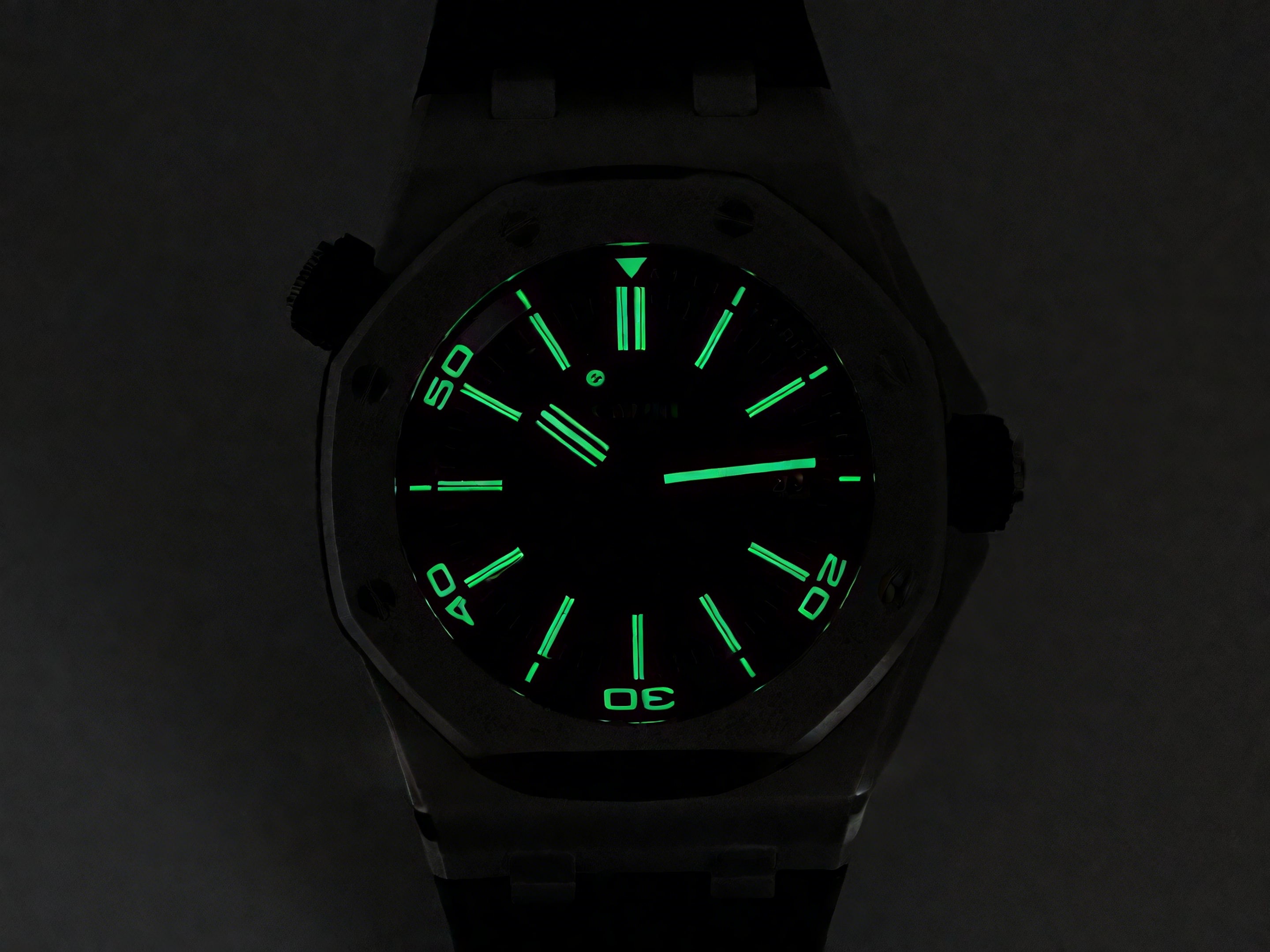 Audemars Piguet Royal Oak Offshore Diver Forged Carbon-fasswatch