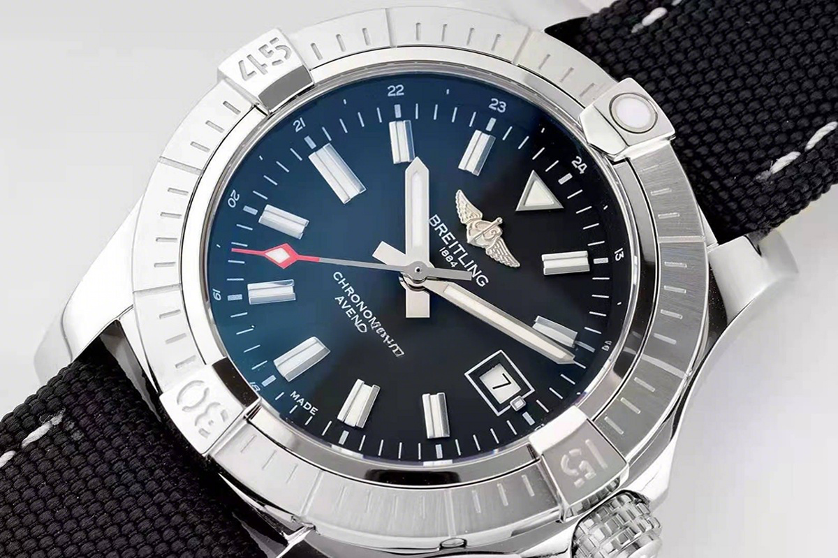 Breitling Avenger Automatic GMT 43 Black Dial-fasswatch